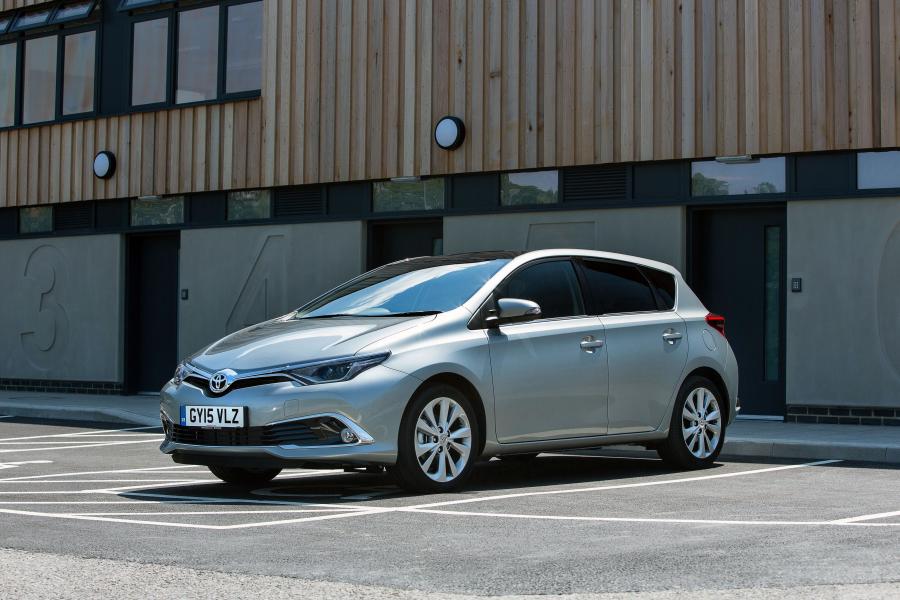  Toyota Auris 2015 года  (UK) (фото 32 из 43)
